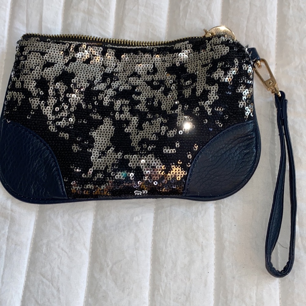 Deuce lux  wristlet (clutch)